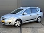 Kia Ceed cee'd Sporty Wagon 1.4 CVVT X-pect - AIRCO - TREKHAAK - BLUETOOTH - EL.RAMEN + SPIEGELS - 2E EIGENAAR - NAP - NL AUTO - APK T/M 26-09-2026 -