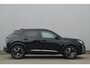 Peugeot e-2008 Allure Advantage | Advanced Active Safety Brake met camera en radar | Climate Control | Dashboard in zacht materiaal met carboneffect en hoogglans zwarte sierstrip