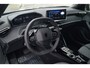 Peugeot e-2008 Allure Advantage | Advanced Active Safety Brake met camera en radar | Climate Control | Dashboard in zacht materiaal met carboneffect en hoogglans zwarte sierstrip