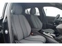 Peugeot e-2008 Allure Advantage | Advanced Active Safety Brake met camera en radar | Climate Control | Dashboard in zacht materiaal met carboneffect en hoogglans zwarte sierstrip