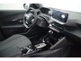 Peugeot e-2008 Allure Advantage | Advanced Active Safety Brake met camera en radar | Climate Control | Dashboard in zacht materiaal met carboneffect en hoogglans zwarte sierstrip