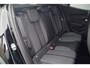 Peugeot e-2008 Allure Advantage | Advanced Active Safety Brake met camera en radar | Climate Control | Dashboard in zacht materiaal met carboneffect en hoogglans zwarte sierstrip
