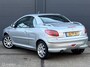 Peugeot 206 CC 1.6-16V Quiksilver - APK T/M 30-03-2027 - CLIMATE CONTROLE - BLUETOOTH - LM VELGEN - EL. RAMEN + SPIEGELS + DAK - NAP - NL AUTO -