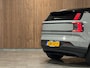 Volvo EX30 Single Motor Extended Range Plus 69 kWh | Stoel en Stuurwielverwarming | Adaptieve Cruise Control | Harman Kardon | Parkeercamera | Pilot Assist | BLIS Dode Hoek Detectie | 19 Inch | Keyless Drive | Parkeersensoren voor+achter | Google Infotainment | Elektrisch bedienbare achterklep | Extra getint glas achter | Electronic Climate Control 2-Zone | Indigo - Textiel / Nordico bekleding | Warmtepomp | Volvo On Call met mobiele App functie | Vapour Grey Metallic |