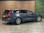 Volvo V60 T5 Aut. Inscription | Trekhaak | Stoelventilatie | 360° Camera | Schuifdak | Head-Up Display | Polestar Engineered | Harman Kardon | Adaptieve Cruise Control | Standkachel met Volvo On Call App | Stoelverwarming voor+achter | Stuurwielverwarming | Pilot Assist | BLIS Dode Hoek Detectie | Elektrische voorstoelen geheugen | Nappa lederen bekleding | Zitting verlenging voorstoelen | Elektrisch verstelbare zijwangen voor | Parkeersensoren achter | 18 Inch | Automatisch dimmende binnen en buitenspiegels | Privacy Glass | Elektrisch bedienbare achterklep | DAB Radio | Apple Carplay/Android Auto | Volvo On Call met mobiele App functie | Denim Blue Metallic |