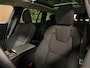 Volvo V60 T6 AWD Recharge Inscription | Schuifdak | Adaptieve Cruise Control | Stoel en Stuurwielverwarming | Pilot Assist | Parkeercamera | 18 Inch | Keyless Drive | Parkeersensoren voor+achter | Privacy Glass | Elektrisch bedienbare achterklep | Automatisch dimmende binnen en buitenspiegels | Climate Control L+R | DAB Radio | Apple Carplay/Android Auto | Volvo On Call met mobiele App functie | Denim Blue Metallic |