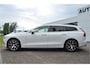 Volvo V60 2.0 T5 250pk Momentum Trekhaak 1800kg wegklapb | Drive modus | Carplay | 18'' LMV | Bordenherkenning | Bochtverlichting | Getint glas