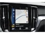 Volvo V60 2.0 T5 250pk Momentum Trekhaak 1800kg wegklapb | Drive modus | Carplay | 18'' LMV | Bordenherkenning | Bochtverlichting | Getint glas