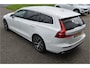Volvo V60 2.0 T5 250pk Momentum Trekhaak 1800kg wegklapb | Drive modus | Carplay | 18'' LMV | Bordenherkenning | Bochtverlichting | Getint glas