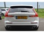 Volvo V60 2.0 T5 250pk Momentum Trekhaak 1800kg wegklapb | Drive modus | Carplay | 18'' LMV | Bordenherkenning | Bochtverlichting | Getint glas