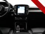 Volvo XC40 T4 Recharge Inscription 211pk PHEV Dealer O.H. | Trekhaak Af Fabriek | Adaptive Cruise | 360 Camera | Lederen Sportstoelen Memory & Verwarmd | Stuur Verwarmd | Apple Carplay | Keyless | Blis | Navigatie | DAB | Plug In Hybrid