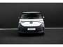 Volkswagen ID. Buzz Cargo ID.Buzz 286PK / 79kWh Economy Business Camera | Navy by App | Adaptive Cruise | Trekhaak | Achter deuren | All Season banden