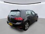 Volkswagen E-Golf E-DITION 136pk / Virtual Cockpit / LED / Navigatie / Leder / Verwarmbare Voorstoelen / Achteruitrijcamera / 17'' LMV