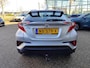 Toyota C-HR / C-HR+ 1.2 TURBO DYNAMIC TREKHAAK 1300KG-TREKGEW NL-AUTO 1E-EIG 100% DEALERONDERHOUD KEYLESS AD-CRUISE CAMERA CLIMA BLUETOOTH DAB+ 17'' LM-VELGEN