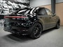 Porsche Cayenne Coupé 3.0 E-Hybrid Black Edition | Sportuitlaat | Stoelverwarming en verkoeling | Sport Chrono |