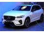 Volvo XC60 2.0 T8 AWD 335kW/456pk Aut8 Plug-in hybrid Ultra Dark PANORAMADAK + HARMAN/KARDON + EL.TREKHAAK + STOELMASSAGE&-KOELING + ADAPT.CRUISE + GOOGLE DASH + HEAD-UP + LANE ASSIST + STOEL-&STUURVERWARMING + 360 CAMERA + PARKSENSOREN V&A + 20" LM-VELGEN!!