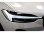 Volvo XC60 2.0 T8 AWD 335kW/456pk Aut8 Plug-in hybrid Ultra Dark PANORAMADAK + HARMAN/KARDON + EL.TREKHAAK + STOELMASSAGE&-KOELING + ADAPT.CRUISE + GOOGLE DASH + HEAD-UP + LANE ASSIST + STOEL-&STUURVERWARMING + 360 CAMERA + PARKSENSOREN V&A + 20" LM-VELGEN!!