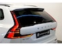 Volvo XC60 2.0 T8 AWD 335kW/456pk Aut8 Plug-in hybrid Ultra Dark PANORAMADAK + HARMAN/KARDON + EL.TREKHAAK + STOELMASSAGE&-KOELING + ADAPT.CRUISE + GOOGLE DASH + HEAD-UP + LANE ASSIST + STOEL-&STUURVERWARMING + 360 CAMERA + PARKSENSOREN V&A + 20" LM-VELGEN!!