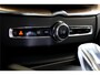Volvo XC60 2.0 T8 AWD 335kW/456pk Aut8 Plug-in hybrid Ultra Dark PANORAMADAK + HARMAN/KARDON + EL.TREKHAAK + STOELMASSAGE&-KOELING + ADAPT.CRUISE + GOOGLE DASH + HEAD-UP + LANE ASSIST + STOEL-&STUURVERWARMING + 360 CAMERA + PARKSENSOREN V&A + 20" LM-VELGEN!!