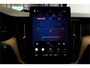 Volvo XC60 2.0 T8 AWD 335kW/456pk Aut8 Plug-in hybrid Ultra Dark PANORAMADAK + HARMAN/KARDON + EL.TREKHAAK + STOELMASSAGE&-KOELING + ADAPT.CRUISE + GOOGLE DASH + HEAD-UP + LANE ASSIST + STOEL-&STUURVERWARMING + 360 CAMERA + PARKSENSOREN V&A + 20" LM-VELGEN!!