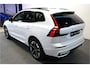 Volvo XC60 2.0 T8 AWD 335kW/456pk Aut8 Plug-in hybrid Ultra Dark PANORAMADAK + HARMAN/KARDON + EL.TREKHAAK + STOELMASSAGE&-KOELING + ADAPT.CRUISE + GOOGLE DASH + HEAD-UP + LANE ASSIST + STOEL-&STUURVERWARMING + 360 CAMERA + PARKSENSOREN V&A + 20" LM-VELGEN!!