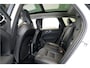 Volvo XC60 2.0 T8 AWD 335kW/456pk Aut8 Plug-in hybrid Ultra Dark PANORAMADAK + HARMAN/KARDON + EL.TREKHAAK + STOELMASSAGE&-KOELING + ADAPT.CRUISE + GOOGLE DASH + HEAD-UP + LANE ASSIST + STOEL-&STUURVERWARMING + 360 CAMERA + PARKSENSOREN V&A + 20" LM-VELGEN!!