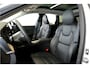Volvo XC60 2.0 T8 AWD 335kW/456pk Aut8 Plug-in hybrid Ultra Dark PANORAMADAK + HARMAN/KARDON + EL.TREKHAAK + STOELMASSAGE&-KOELING + ADAPT.CRUISE + GOOGLE DASH + HEAD-UP + LANE ASSIST + STOEL-&STUURVERWARMING + 360 CAMERA + PARKSENSOREN V&A + 20" LM-VELGEN!!