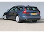 Volvo V60 2.0 B3 Momentum Business | Trekhaak | Navigatie | Cruise control adaptief | LED koplampen | Climate control | Keyless |