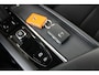 Volvo V60 2.0 B3 Momentum Business | Trekhaak | Navigatie | Cruise control adaptief | LED koplampen | Climate control | Keyless |