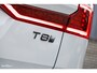 Volvo XC60 2.0 T8 Plug-in hybrid AWD Plus Black Edition Long Range | Zwenkbare trekhaak | Harman Kardon | Adaptieve cruise | Panorama dak | Nieuw |
