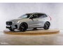 Volvo XC60 2.0 T8 Plug-in hybrid AWD Plus Black Edition Long Range | Zwenkbare trekhaak | Harman Kardon | Adaptieve cruise | Panorama dak | Nieuw |