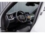 Volvo XC60 2.0 T8 Plug-in hybrid AWD Plus Black Edition Long Range | Zwenkbare trekhaak | Harman Kardon | Adaptieve cruise | Panorama dak | Nieuw |