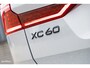 Volvo XC60 2.0 T8 Plug-in hybrid AWD Plus Black Edition Long Range | Zwenkbare trekhaak | Harman Kardon | Adaptieve cruise | Panorama dak | Nieuw |