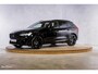 Volvo XC60 2.0 T8 Plug-in hybrid AWD Plus Black Edition Long Range | Zwenkbare trekhaak | Harman Kardon | Adaptieve cruise | Panorama dak | Nieuw |