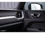 Volvo XC60 2.0 T8 Plug-in hybrid AWD Plus Black Edition Long Range | Zwenkbare trekhaak | Harman Kardon | Adaptieve cruise | Panorama dak | Nieuw |