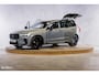 Volvo XC60 2.0 T8 Plug-in hybrid AWD Plus Black Edition Long Range | Zwenkbare trekhaak | Harman Kardon | Adaptieve cruise | Panorama dak | Nieuw |