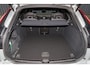 Volvo XC60 2.0 T8 Plug-in hybrid AWD Plus Black Edition Long Range | Zwenkbare trekhaak | Harman Kardon | Adaptieve cruise | Panorama dak | Nieuw |