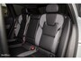 Volvo XC60 2.0 T8 Plug-in hybrid AWD Plus Black Edition Long Range | Zwenkbare trekhaak | Harman Kardon | Adaptieve cruise | Panorama dak | Nieuw |