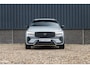Volvo XC60 2.0 T8 Plug-in hybrid AWD Plus Black Edition Long Range | Zwenkbare trekhaak | Harman Kardon | Adaptieve cruise | Panorama dak | Nieuw |
