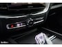 Volvo XC60 2.0 T8 Plug-in hybrid AWD Plus Black Edition Long Range | Zwenkbare trekhaak | Harman Kardon | Adaptieve cruise | Panorama dak | Nieuw |
