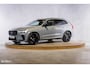 Volvo XC60 2.0 T8 Plug-in hybrid AWD Plus Black Edition Long Range | Zwenkbare trekhaak | Harman Kardon | Adaptieve cruise | Panorama dak | Nieuw |