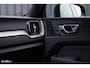 Volvo XC60 2.0 T8 Plug-in hybrid AWD Plus Black Edition Long Range | Zwenkbare trekhaak | Harman Kardon | Adaptieve cruise | Panorama dak | Nieuw |