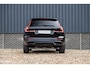 Volvo XC60 2.0 T8 Plug-in hybrid AWD Plus Black Edition Long Range | Zwenkbare trekhaak | Harman Kardon | Adaptieve cruise | Panorama dak | Nieuw |
