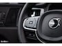 Volvo XC60 2.0 T8 Plug-in hybrid AWD Plus Black Edition Long Range | Zwenkbare trekhaak | Harman Kardon | Adaptieve cruise | Panorama dak | Nieuw |