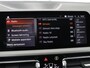 BMW 3-Serie 318i Business Edition | Trekhaak | Sportstoelen | Half leder | Adaptief LED | Carplay | Navigatie | Parkeerhulp | Climate control | Bluetooth | Cruise control
