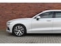 Volvo V60 T5 252PK Automaat Momentum | Scandinavian Line | Lederen bekleding | Park Assist |