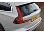 Volvo V60 T5 252PK Automaat Momentum | Scandinavian Line | Lederen bekleding | Park Assist |