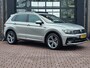 Volkswagen Tiguan 2.0 TSI 4MOTION 220PK R-Line | Pano | HUD | Dynaudio | Leder | Stoelverwarming | 360 camera | Lane/Park/Light Assist |  Vol |