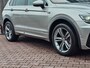 Volkswagen Tiguan 2.0 TSI 4MOTION 220PK R-Line | Pano | HUD | Dynaudio | Leder | Stoelverwarming | 360 camera | Lane/Park/Light Assist |  Vol |