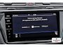 Volkswagen Tiguan 2.0 TSI 4MOTION 220PK R-Line | Pano | HUD | Dynaudio | Leder | Stoelverwarming | 360 camera | Lane/Park/Light Assist |  Vol |